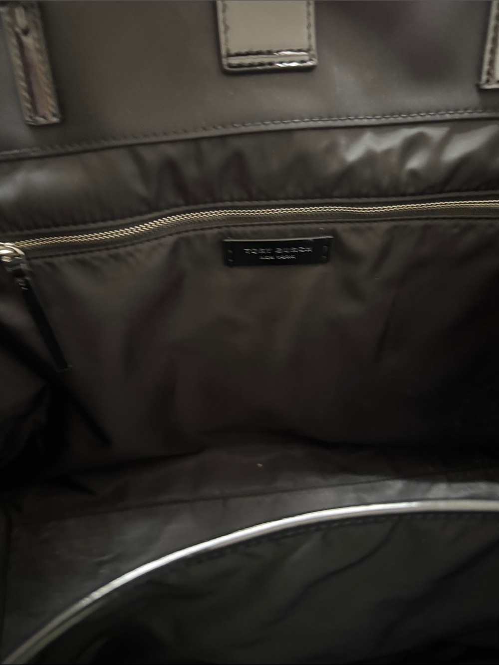 Tory Burch Black Patent Logo Circle Tote - Picture 4 of 5